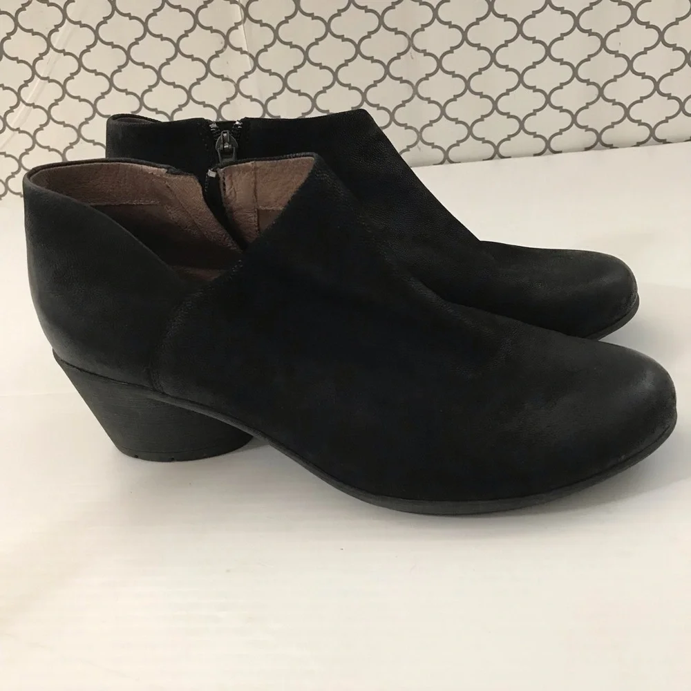 Dansko Black Women’s Ankle Booties -Size 40